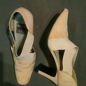 Ladies' shoes